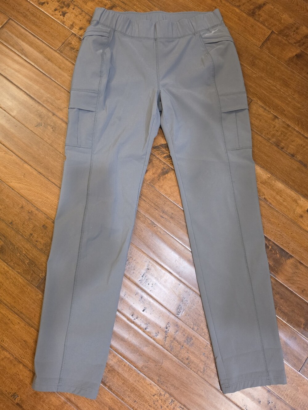 EUC Women's Eddie Bauer Light Army Green Cargo Pants, Size 10